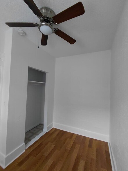 Building Photo - 1018 W 32nd Pl