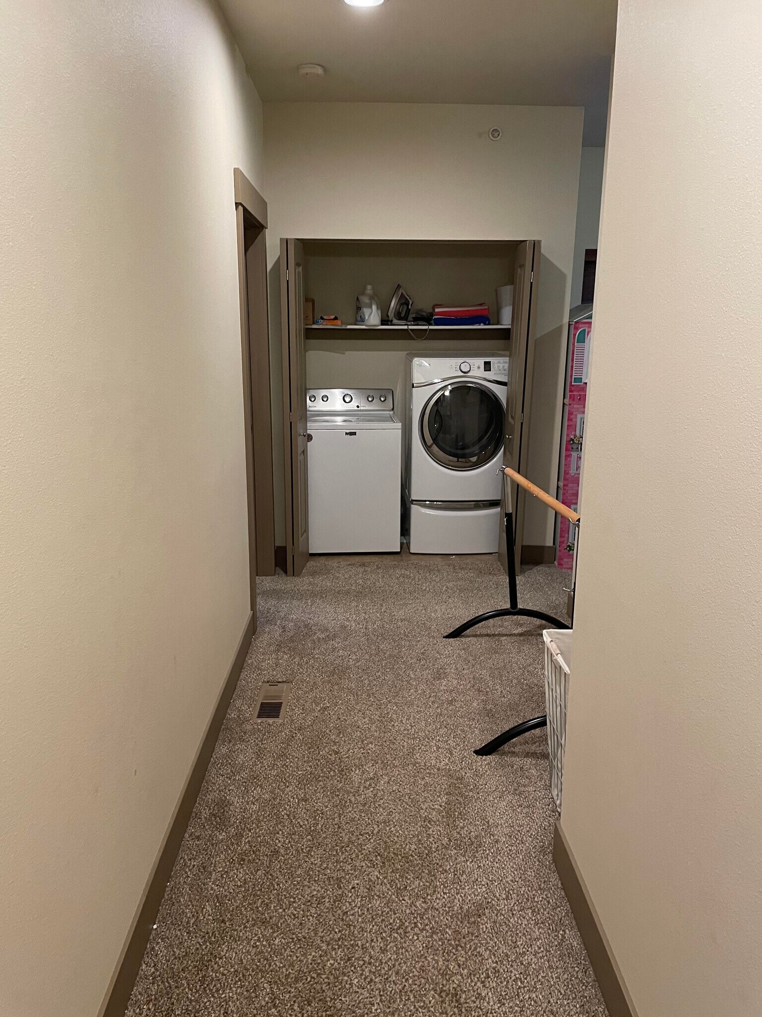 Building Photo - 504 Silverleaf Dr