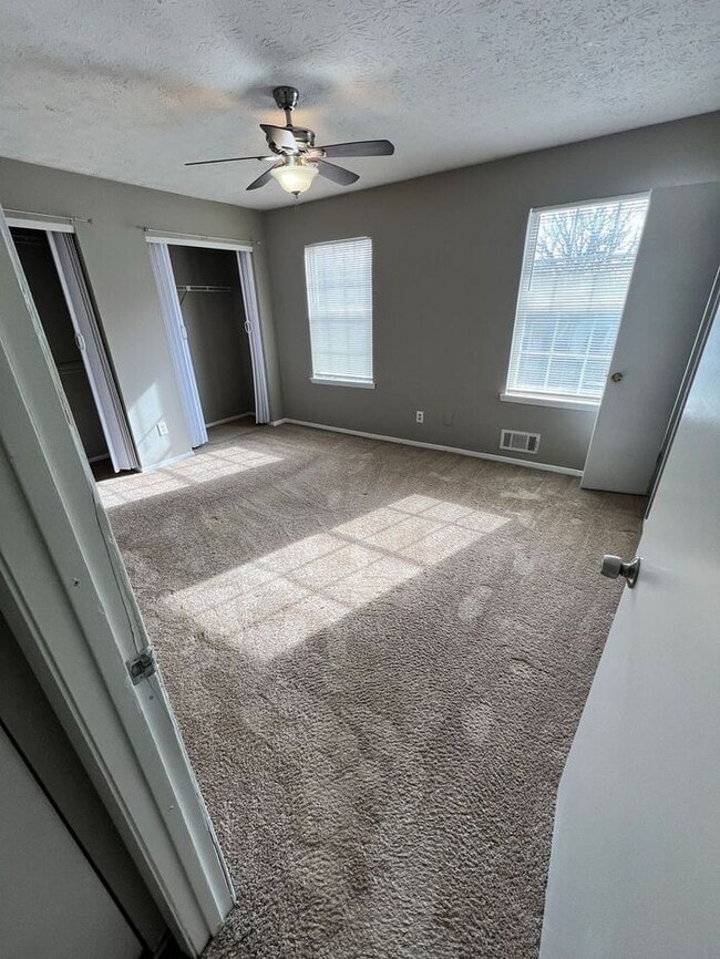 Building Photo - Available now!!! 2 bedroom 2.5 bath town home available in Snellville!!!