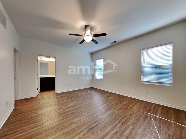 Building Photo - 218 Orion Way