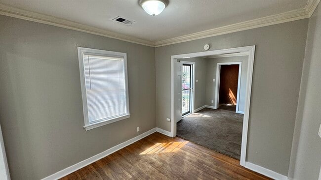 Building Photo - 992 Wrenwood St