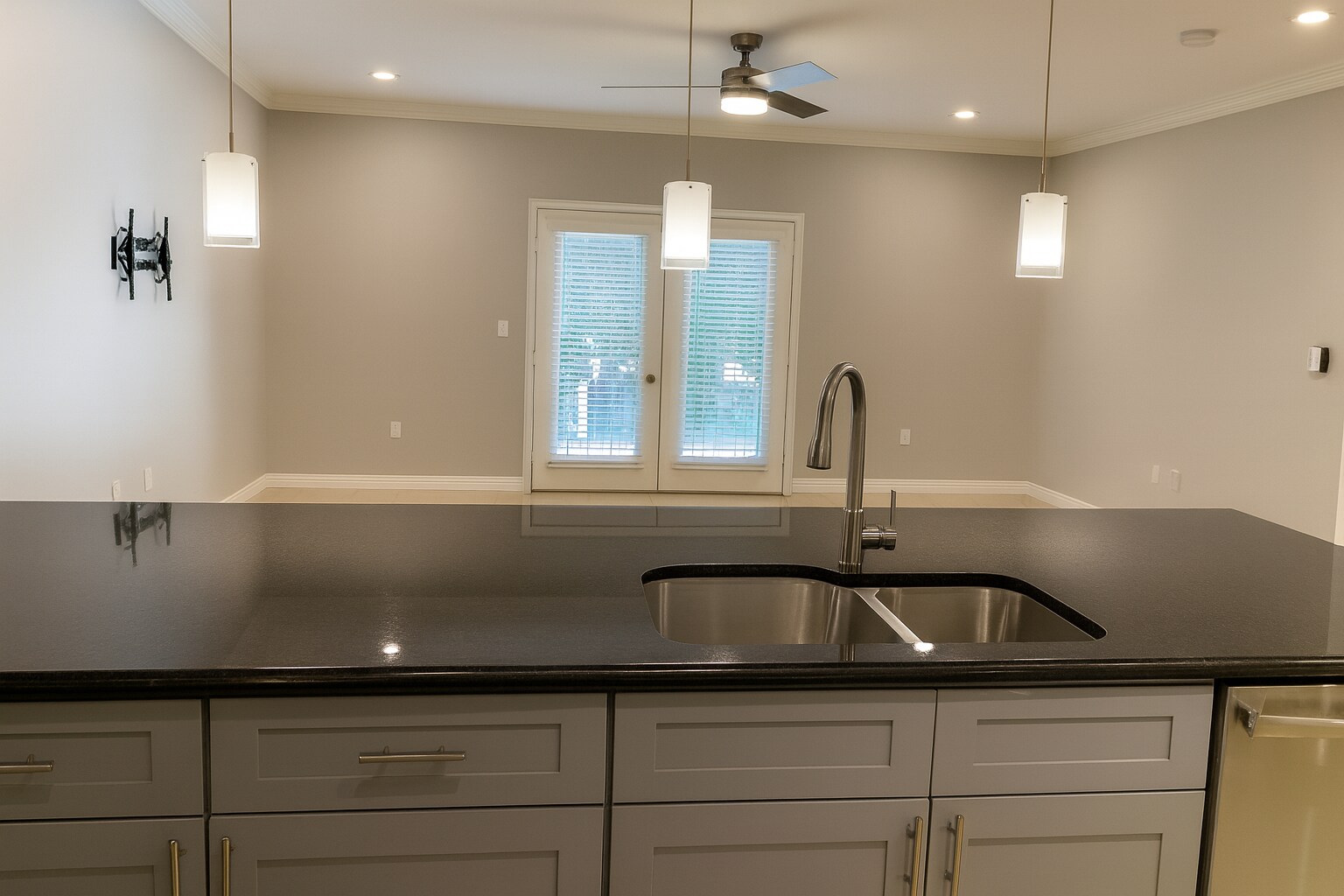 Building Photo - 3102 Kings Rd