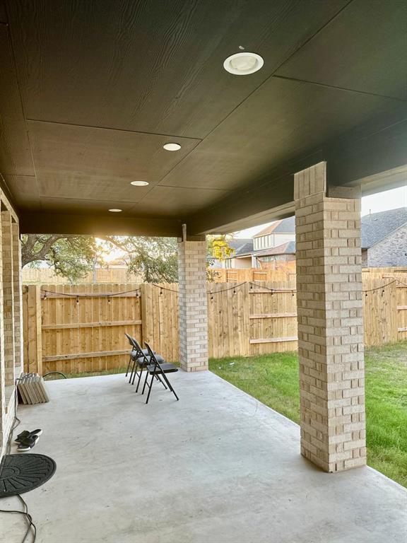 Building Photo - 1113 Scenic Grn Lp