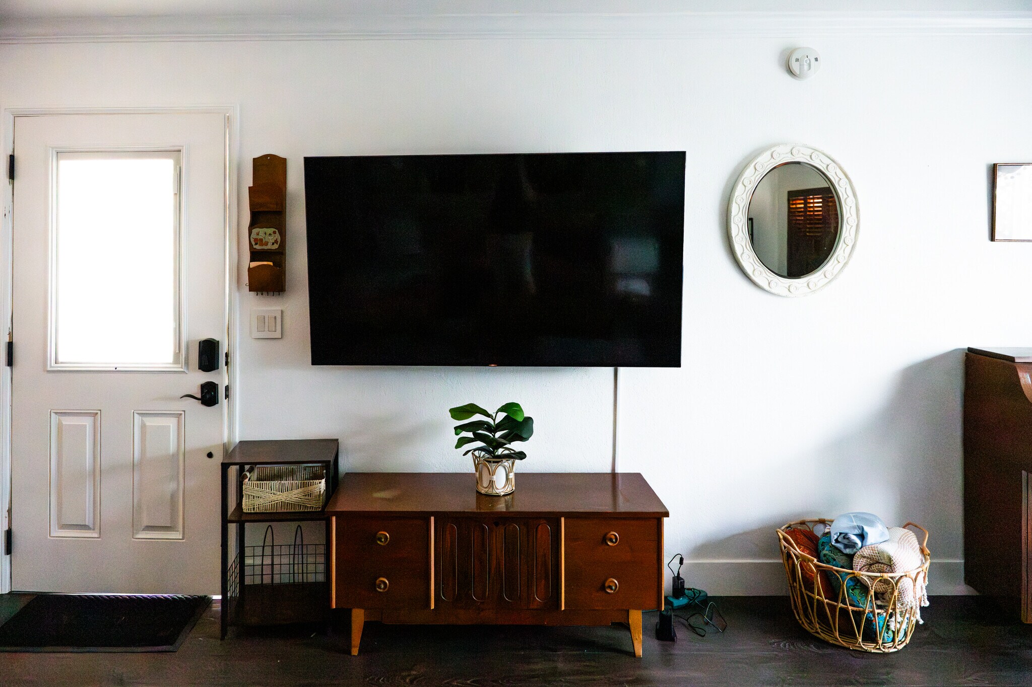 Television equipped with Roku - 11120 Moorpark St