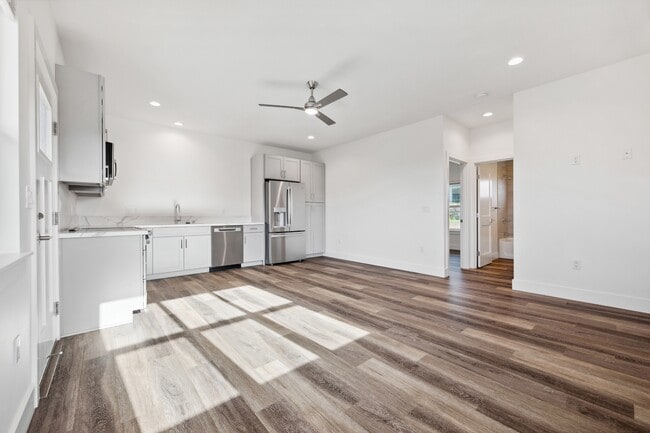 Primary Photo - 18 Ohana St