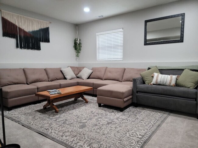 Building Photo - 1619 Ruby Ct