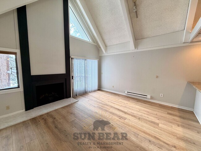 Building Photo - 1 Bedroom plus Loft - 2 blocks from Incline Beach!