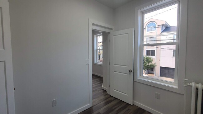 Building Photo - 113 63rd St