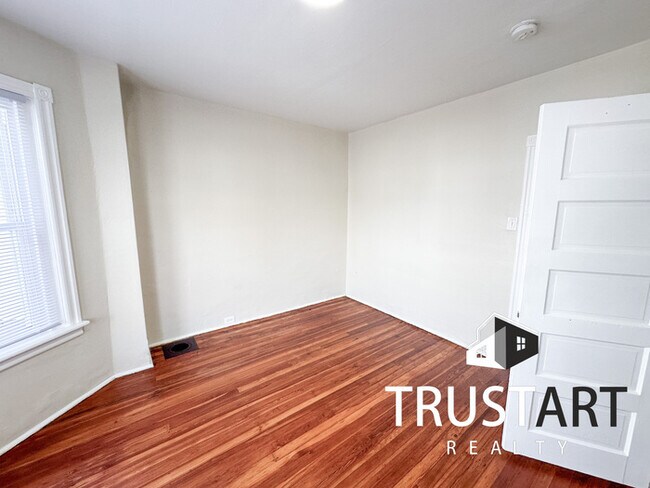 Building Photo - 3 bedroom House in Olney Oaklane, Philadel...