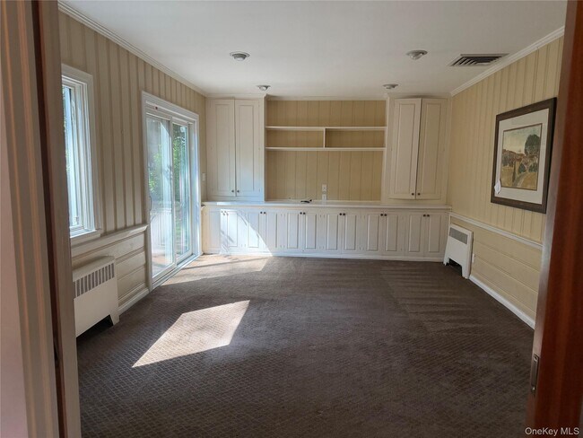 Building Photo - 60 Oaktree Ln