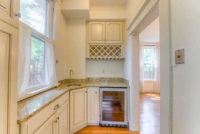 Building Photo - JULY MOVE IN SPECIAL - 1/2 OFF FIRST MONTH...