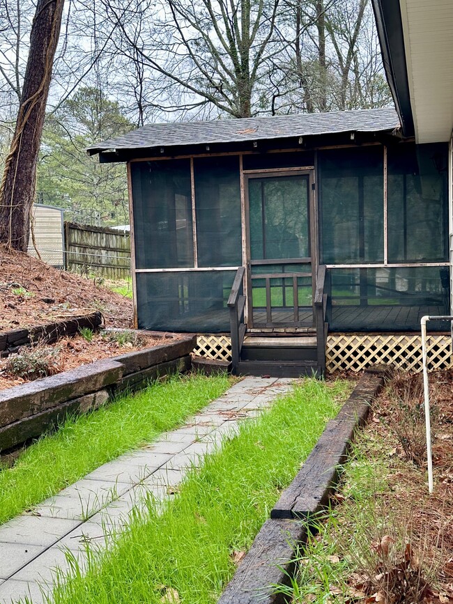 Building Photo - 2413 Pentland Dr