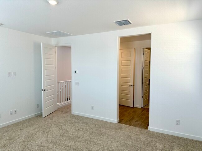 Building Photo - Amazing NEWER Lennar home in Hawes Crossing