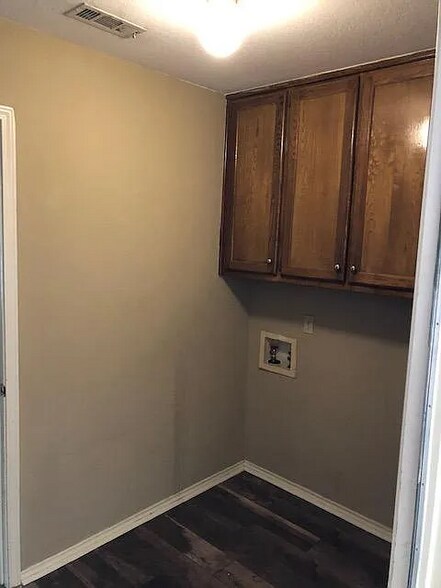 Building Photo - 1125 Dendron Dr