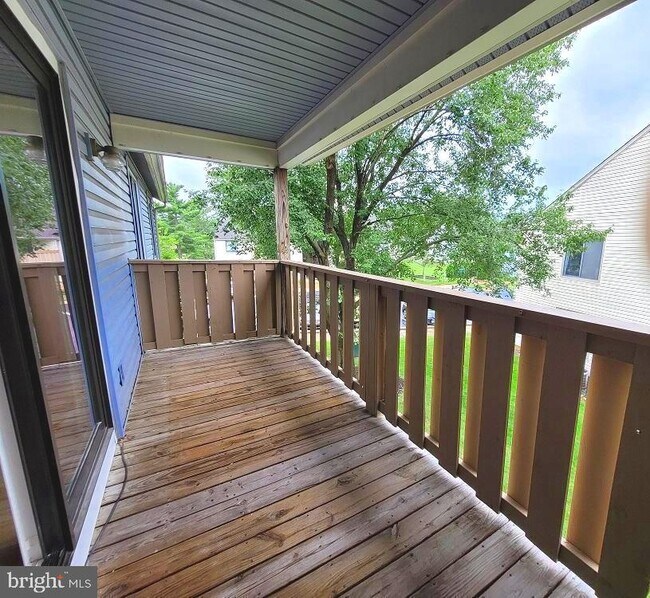 Building Photo - 808 Hickory Cir