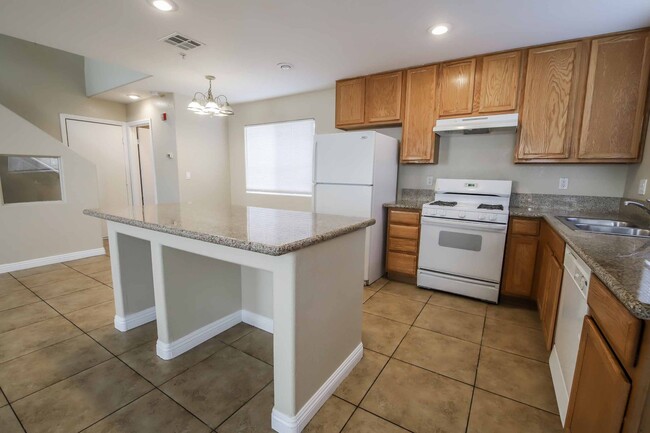 Building Photo - Charming 3 Bedroom patio home located in a...