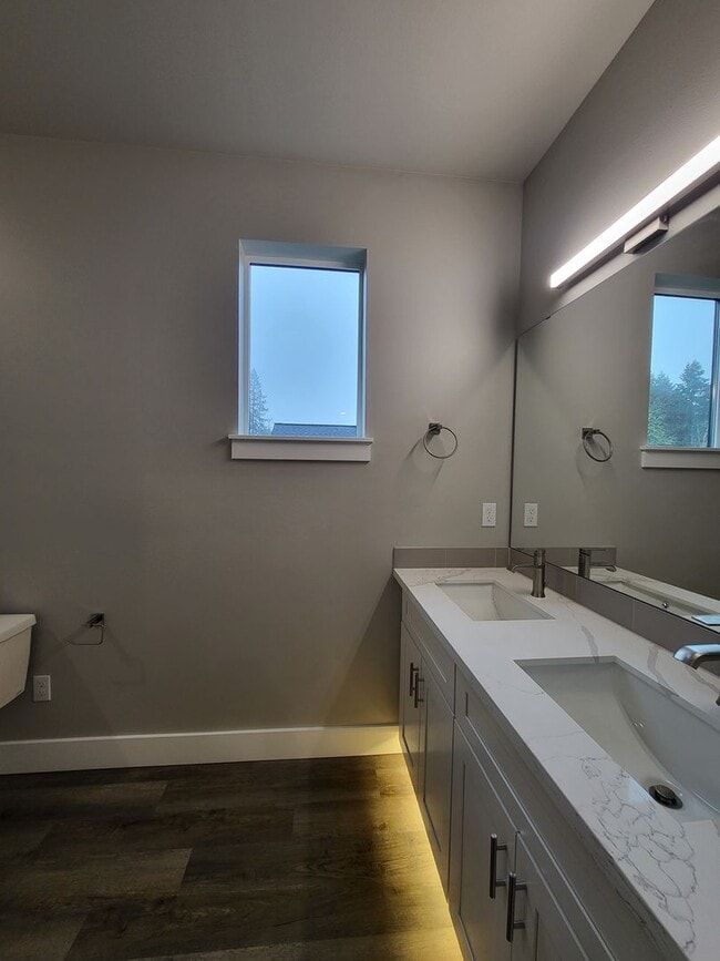 Building Photo - 3 Bedroom 2.5 Bath Home in Winlock