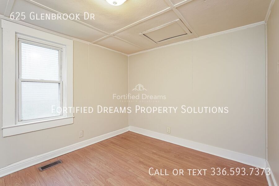 Building Photo - 625 Glenbrook Dr