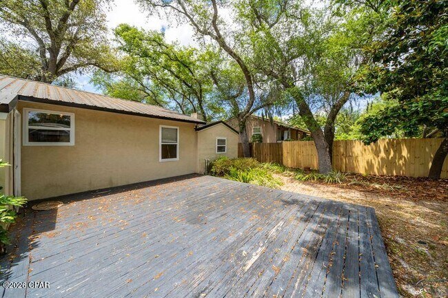Building Photo - 108 N Marie Dr