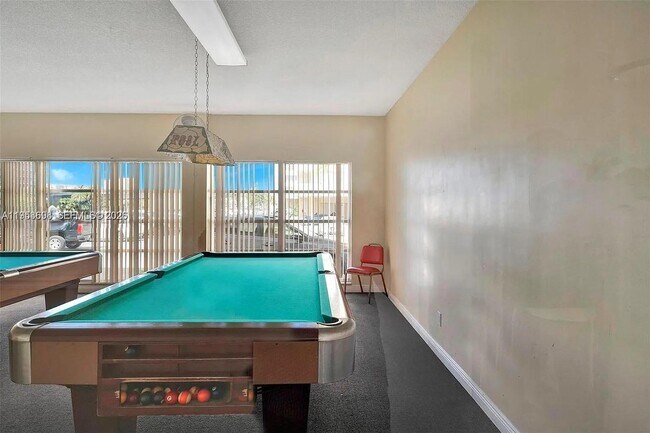 Building Photo - 1833 S Ocean Dr