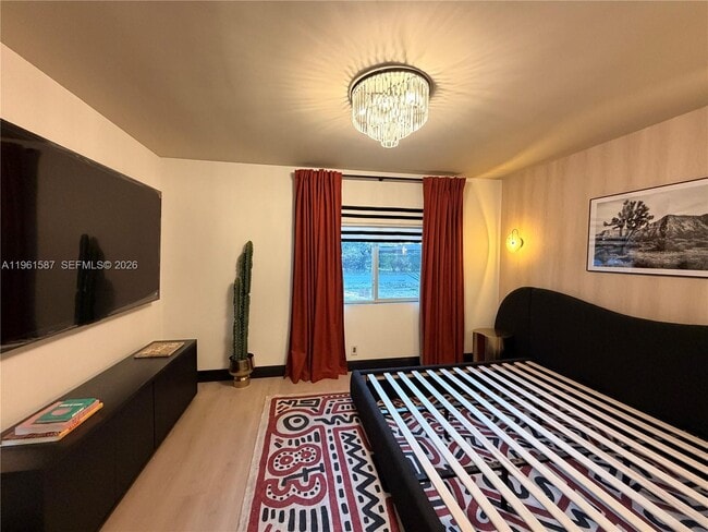 Building Photo - 920 SW 50th Ave