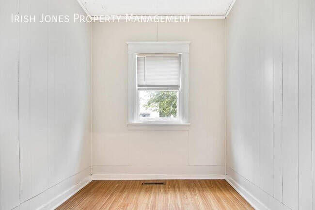 Building Photo - 84 10th St