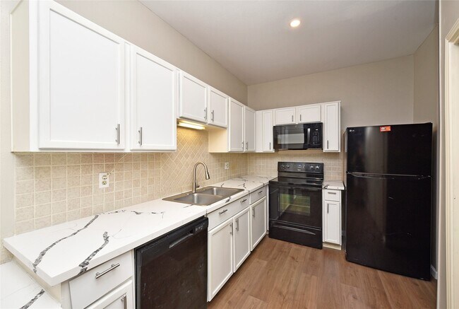 Building Photo - 2023 Gentryside Dr