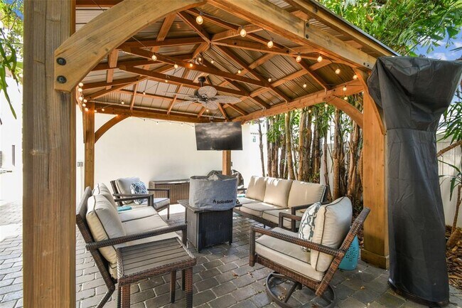 Building Photo - 134 Chesapeake Ave