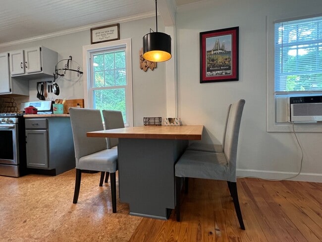 Building Photo - Great Furnished Home in TC