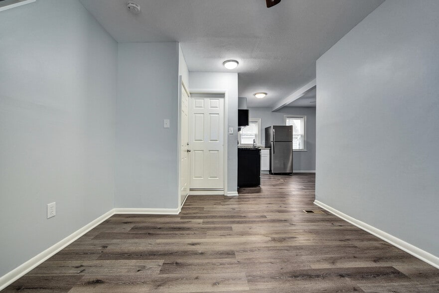 Building Photo - 2050 Robin St