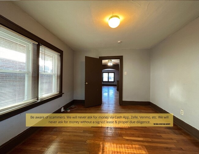 Building Photo - 8677 Oriole Ave