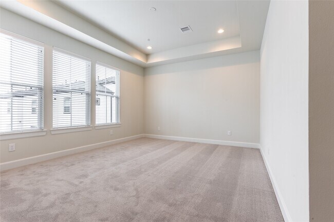 Building Photo - 2802 Grand Fountains Dr