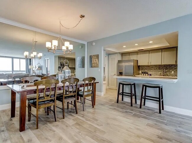Building Photo - LONG TERM - FULLY FURNISHED 2/2 Open water...