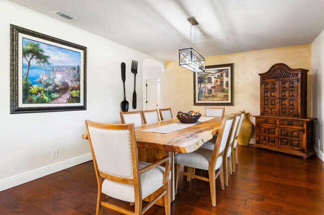 Building Photo - 12466 Quercus Ln