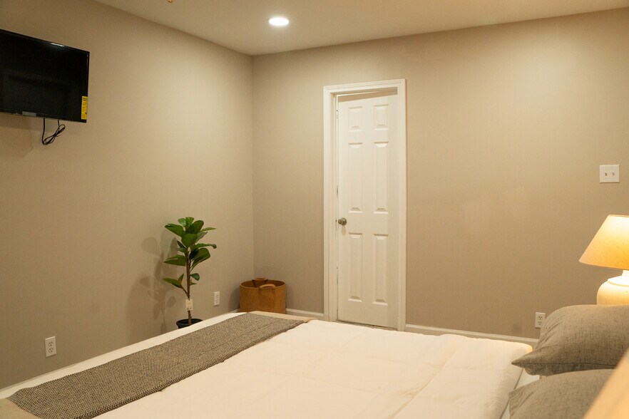 Building Photo - 5218 Nina Lee Ln