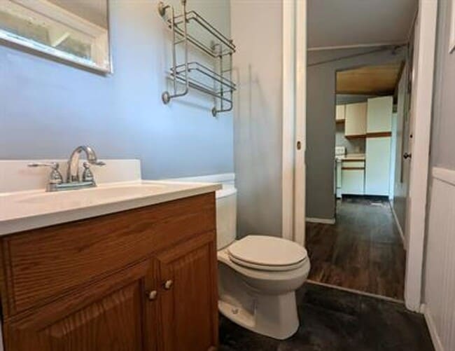 Building Photo - 714 Breen Dr