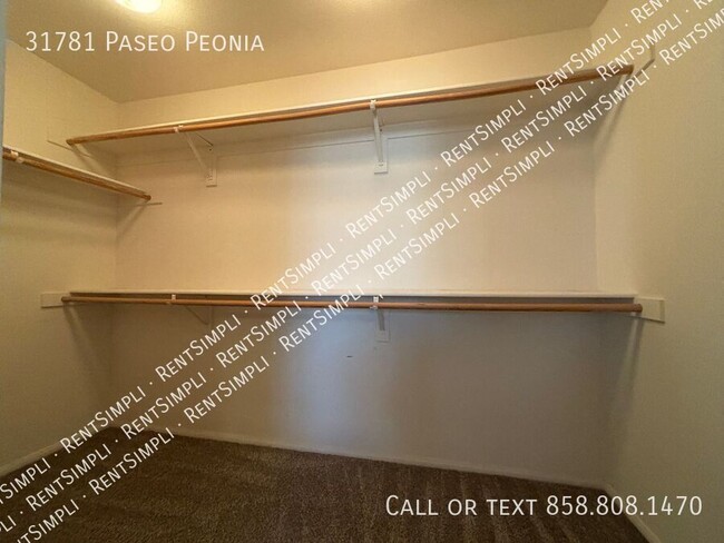 Building Photo - 2 BR 2.5 BA Condo located in The Paseos at...