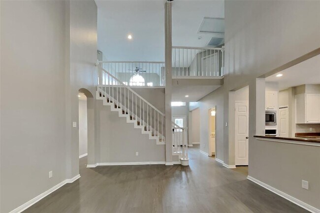 Building Photo - 5011 Greenriver Valley Dr
