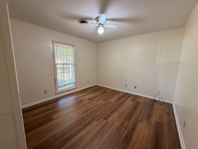 Building Photo - 2604 McArthur Dr