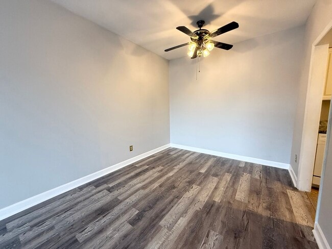 Building Photo - 5709 Lyons View Pike