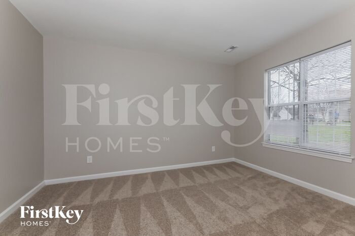 Building Photo - 1021 Barbee Farm Dr