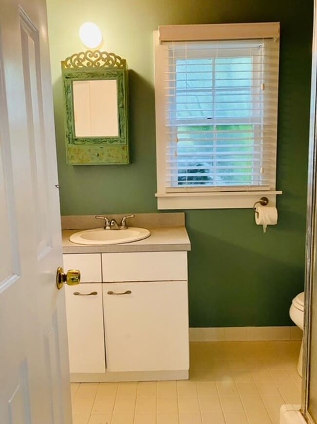 Building Photo - Two Bedroom Home - Folly Beach!