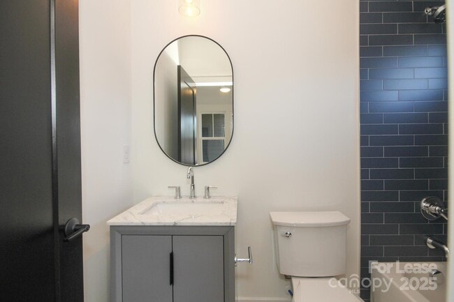 Building Photo - 1110 Greenleaf Ave