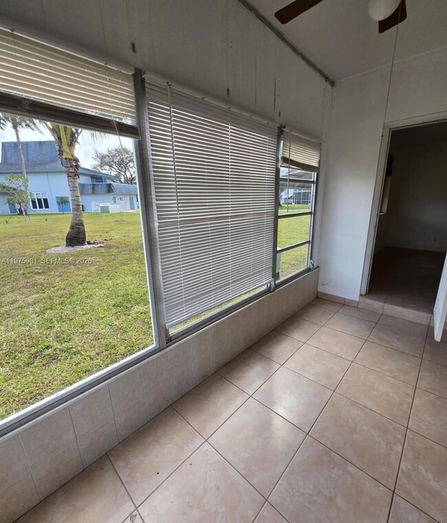 Building Photo - 2309 Park Ln