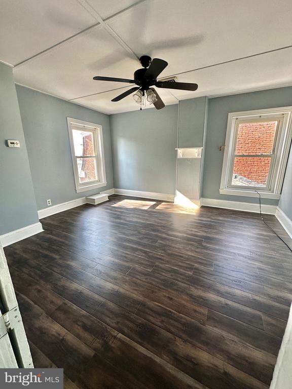 Building Photo - 214 Gay St