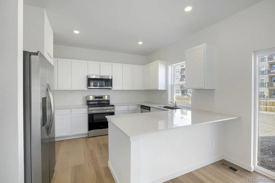 Building Photo - 236 Kobe Ln
