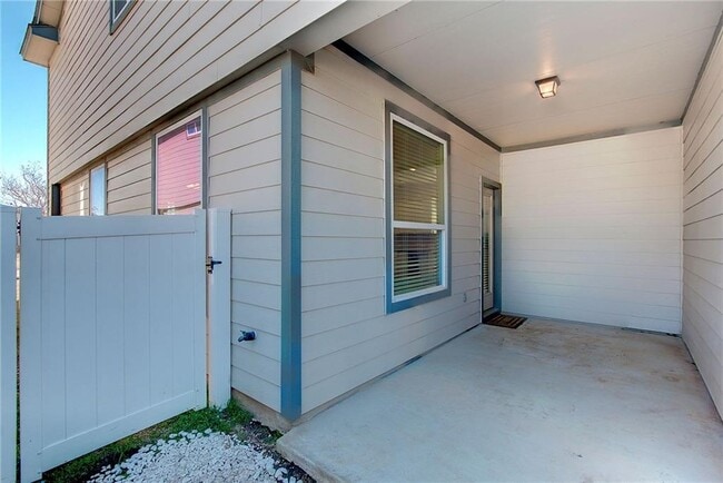 Building Photo - 18418 Mammoth Cave Blvd