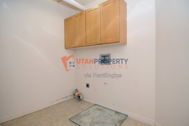 Building Photo - 960 E 100 S