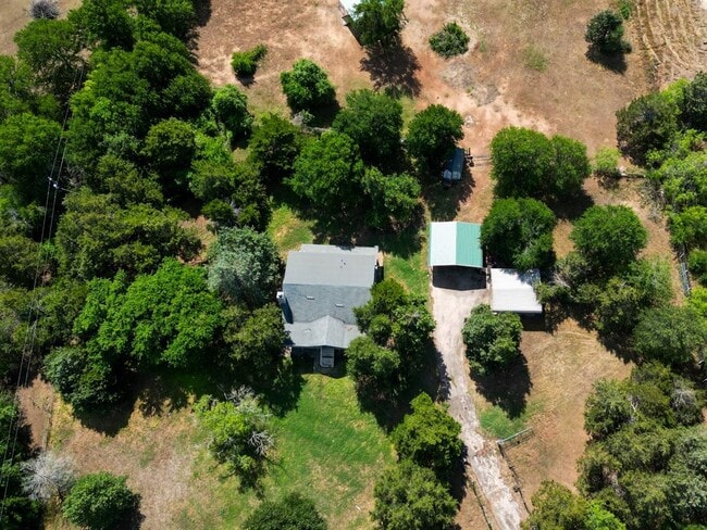 Building Photo - 625 Waugh Way