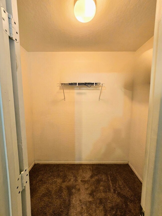 Building Photo - STUNNING 4 Bed, 2.5 Bath Oasis with Pool Your Dream Home Awaits!